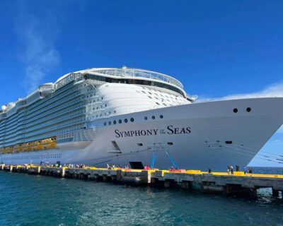 symphony-of-the-seas-cruise-ship-docked-in-port